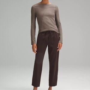 Tapered-Leg Mid-Rise Pant 7/8 Length
Luxtreme
